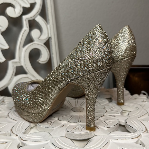 Round Toe champagne Glitter Mesh Rhinestone Studded Low Platform Pump Heel ✨ - Picture 12 of 12